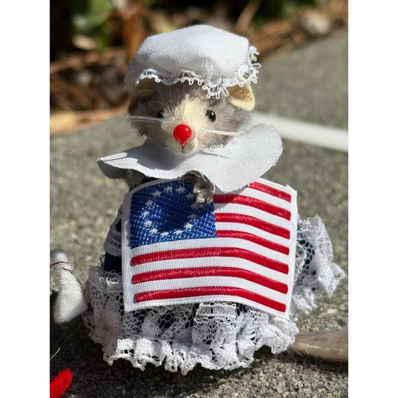 Vintage Original Fur Toys Miniature Mice Ben Franklin and Betsy Ross Americana - Picture 3 of 5